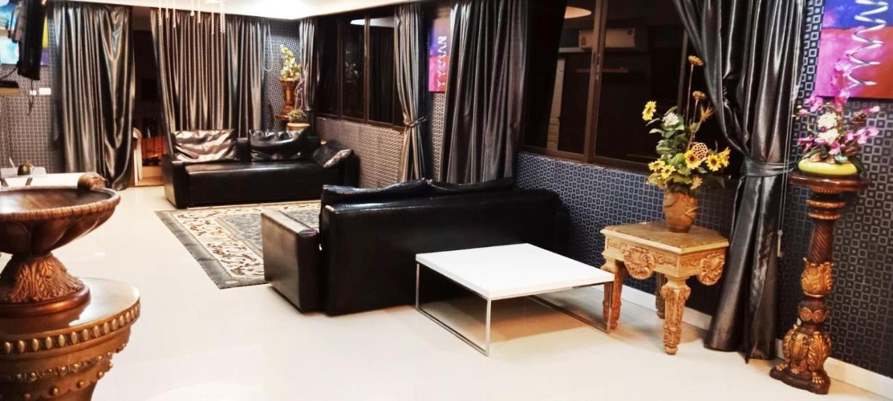 Merry Inn Suites Pattaya Exteriör bild